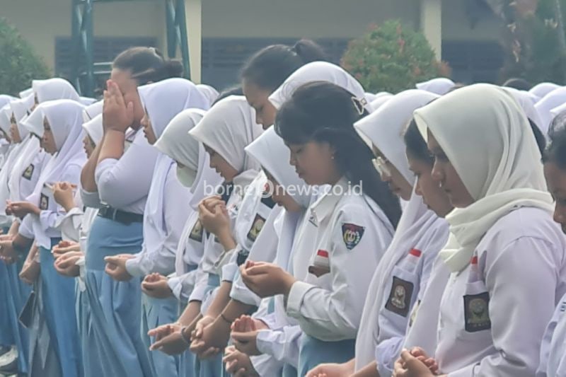 Siswa SMAN 1 Kedungwaru Gelar Doa Bersama Korban Kecelakaan
