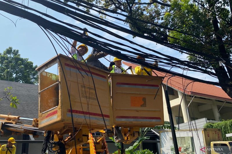 Penertiban Kabel Utilitas di Jakarta Selatan, Ciptakan Keamanan Publik