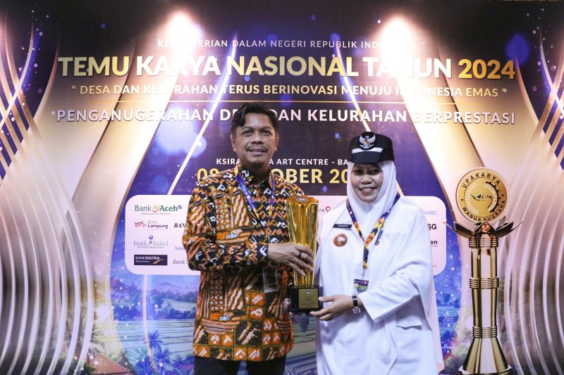 Pemkot Makassar Raih Juara I Lomba Desa/Kelurahan Nasional