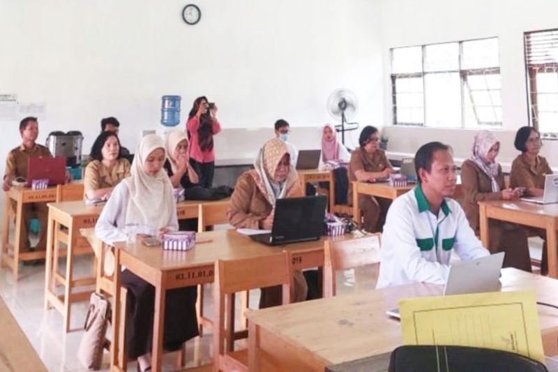 Peningkatan Kapasitas Pustakawan Sekolah di Kapuas untuk Budaya Literasi