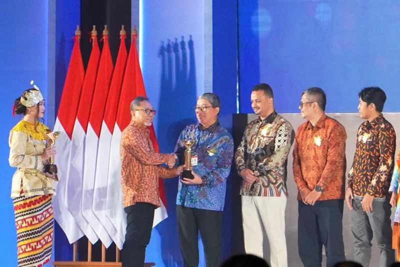 Toyota Terima Penghargaan Primaniyarta 2024, Dukung Ekspor Nasional