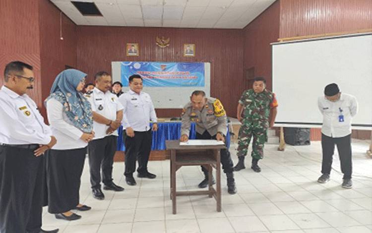 Kapolsek Pangkalan Banteng Hadiri Forum Komunikasi Publik Bahas Kamtibmas