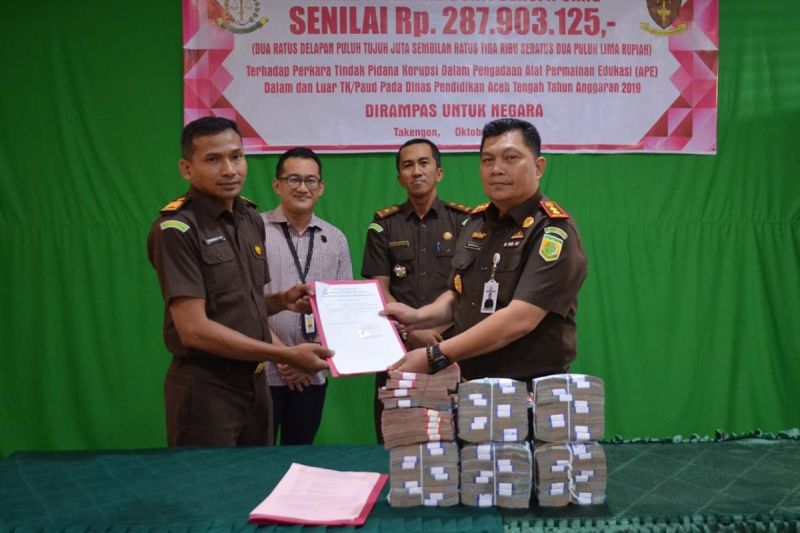 Kejari Aceh Tengah Eksekusi Uang Kasus Korupsi Rp337,9 Juta