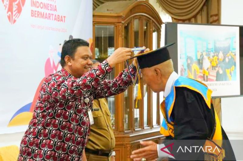 Sekolah Lansia Pertama di Sumatera Barat Diresmikan di Padang Panjang