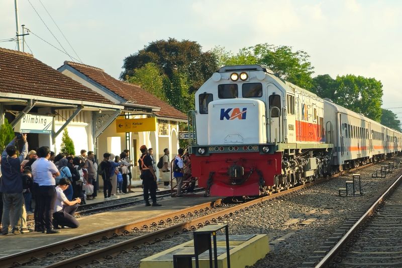KAI Commuter Tambah Rangkaian Kereta untuk Penuhi Permintaan