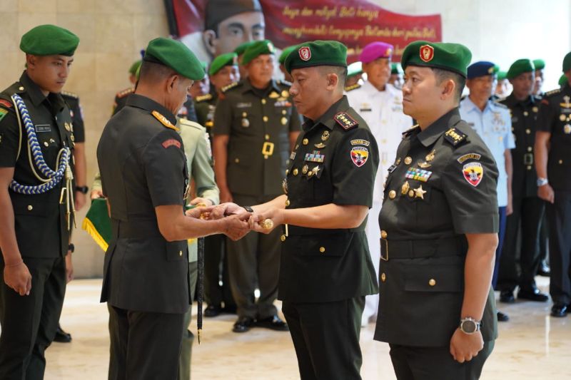 Serah Terima Jabatan Danrindam IX/Udayana, Pangdam Udayana Berharap Inovasi Baru