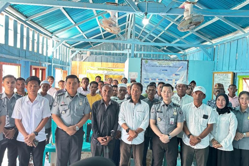 Imigrasi Labuan Bajo Dukung Warga Pulau Messah Urus Paspor
