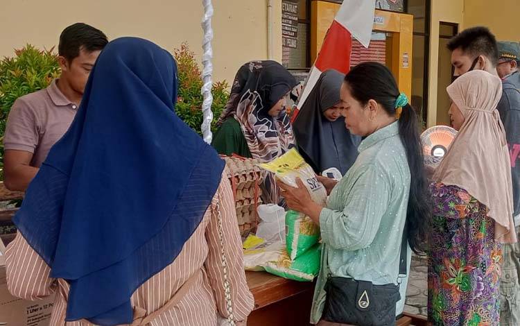Kelurahan Langkai Gelar Pasar Murah