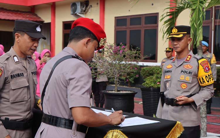 Dua Jabatan Kasat dan Dua Kapolsek Polres Katingan Berganti