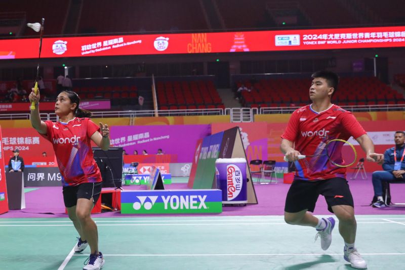 Darren dan Bernadine Melaju ke Perempat Final Kejuaraan Dunia Junior