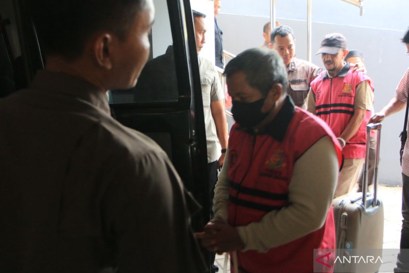 Kejaksaan Tinggi NTB Tahan Lima Tersangka Korupsi Kapal Kayu