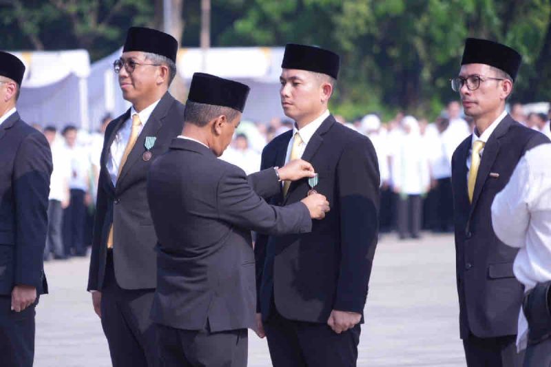 Insan Bukit Asam Raih Dua Penghargaan Satyalancana dan Tiga Dharma Karya