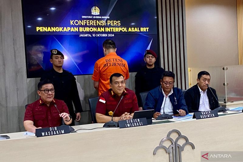 Imigrasi Serahkan Buronan China Terkait Investasi Fiktif ke Polri