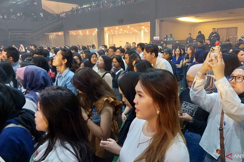 Antusiasme Penonton Tinggi di Konser LANY Jakarta Hari Kedua