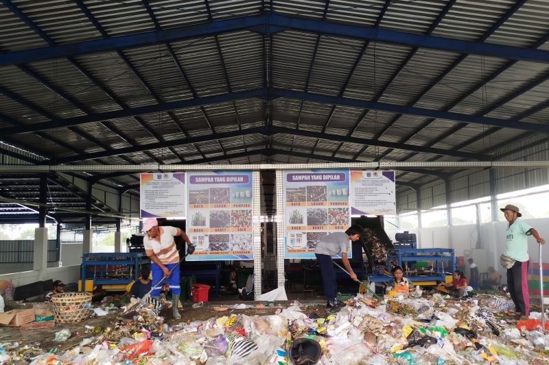 TPST Sandubaya Memberdayakan 90 Persen Pekerja Lokal di Mataram