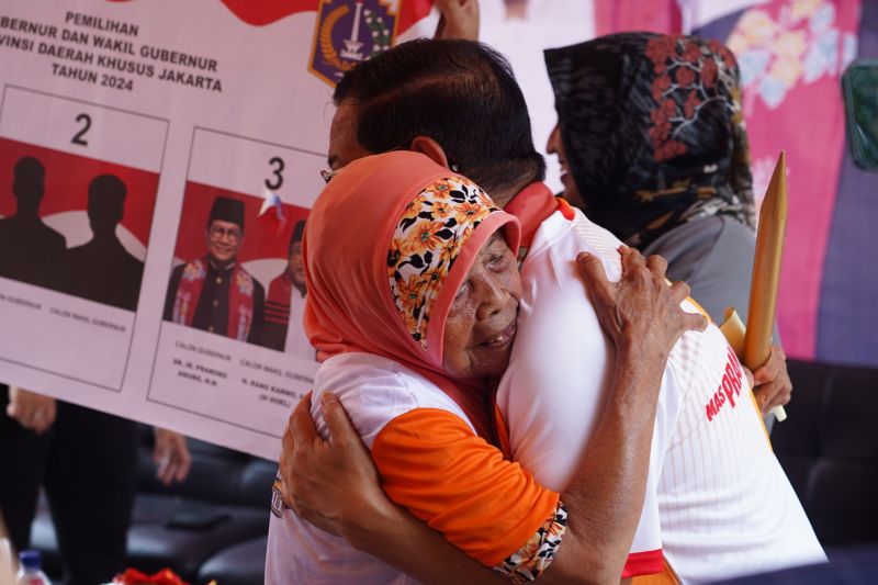 Pramono Anung Siap Kaji Insentif untuk Kader Posyandu dan Petugas