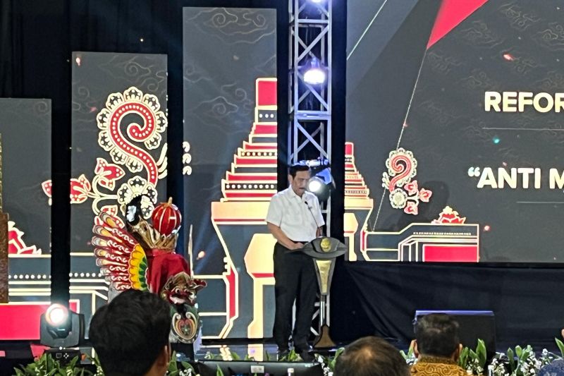 Luhut Puji Kinerja Abdullah Azwar Anas di Tengah Pandemi COVID-19