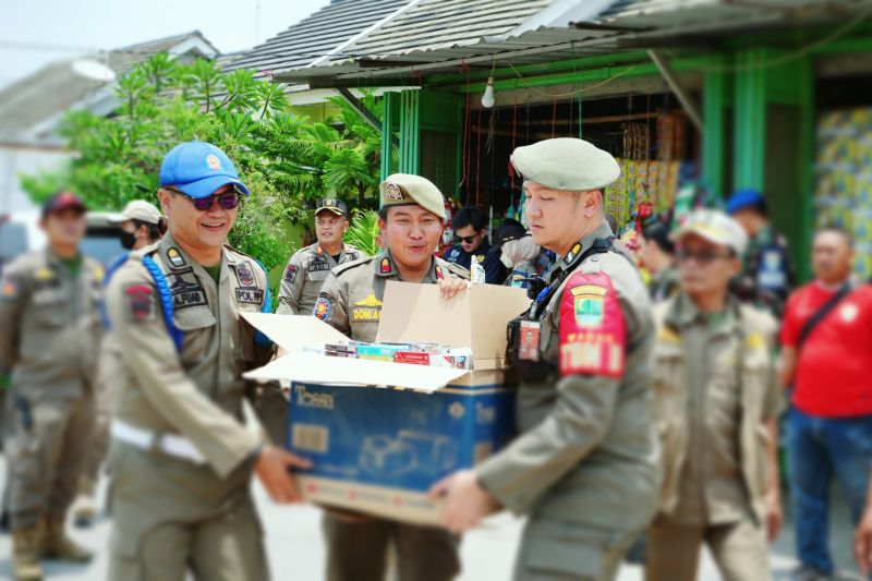 Satpol PP Karawang Sita 12.284 Batang Rokok Ilegal di Cikampek