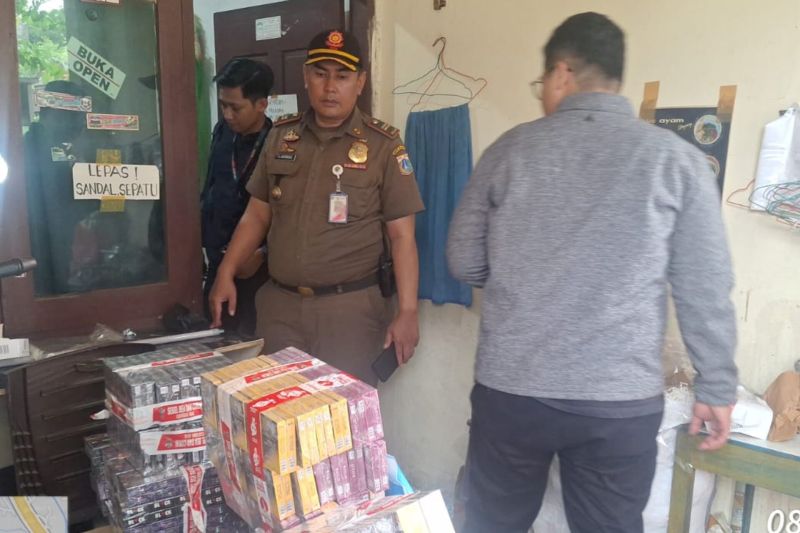 Satpol PP DKI Sita Satu Juta Rokok Ilegal di Jakarta Selatan