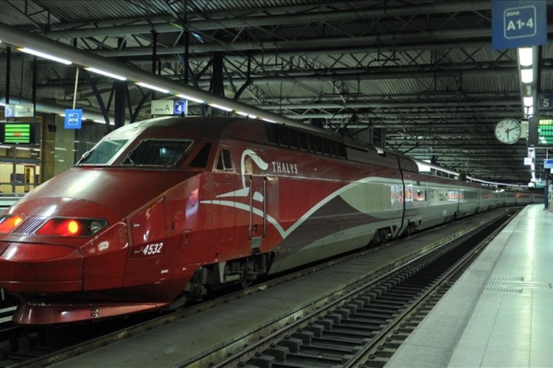Kereta Eurostar Anggota Parlemen Eropa Dievakuasi di Brussels