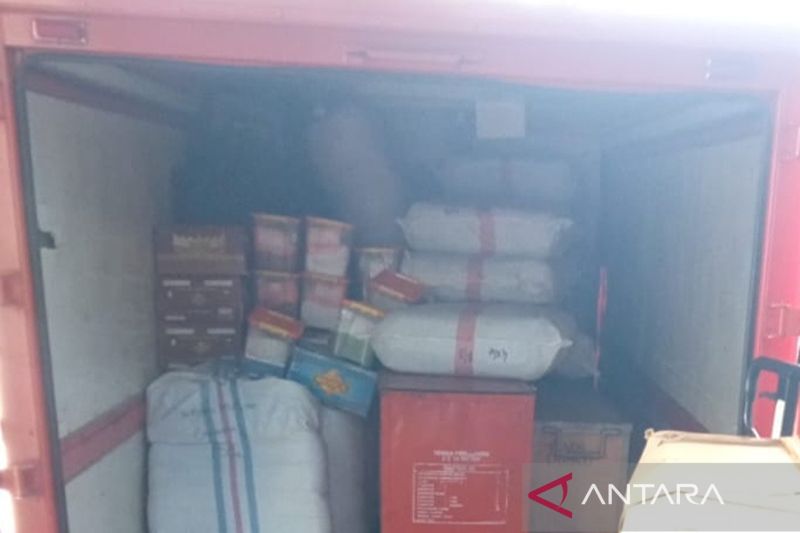Bantuan Logistik BPBD DKI untuk Korban Kebakaran di Tambora
