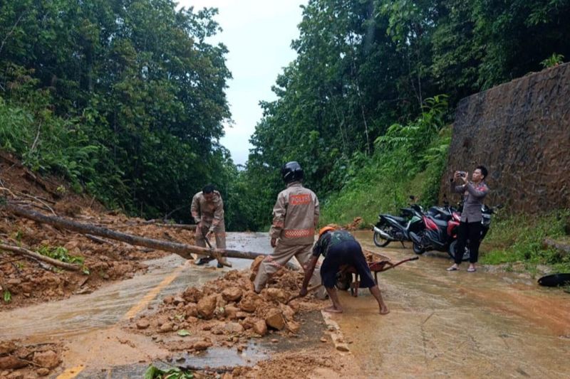 Akses Jalan Nasional di Perbatasan RI-Malaysia Kembali Normal