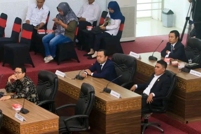 DPRD Lombok Tengah Terima Masukan Dalam Penetapan Tata Tertib