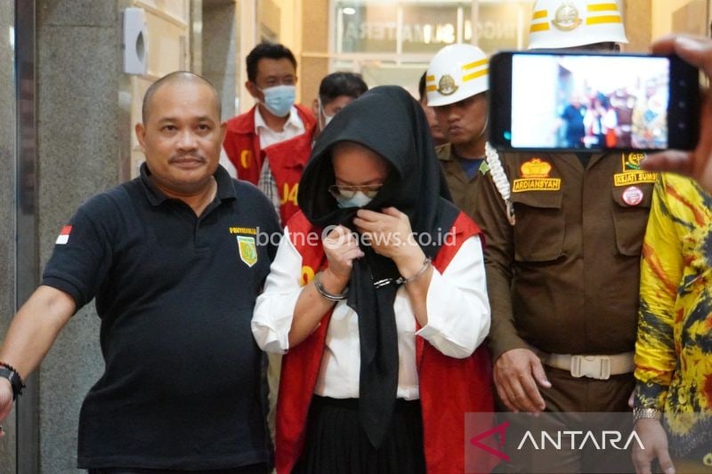 Kejaksaan Tinggi Sumsel Serahkan Enam Tersangka Korupsi Tambang