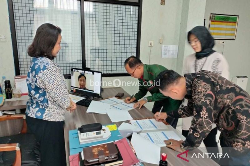 Kemenkumham Sumbar Perbarui Kontrak 12 OBH Terakreditasi