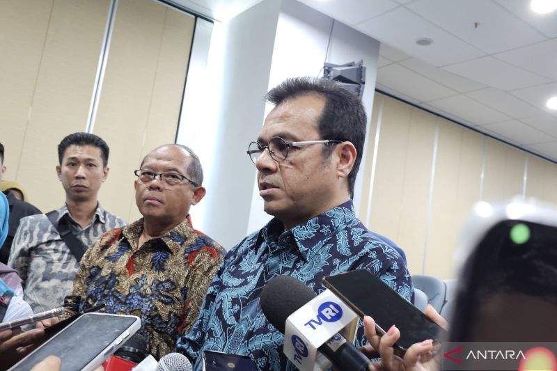 Wakil Menteri Komunikasi dan Informatika Nezar Patria di Yogyakarta, Jumat (11/10/2024). (ANTARA/Livia Kristianti)