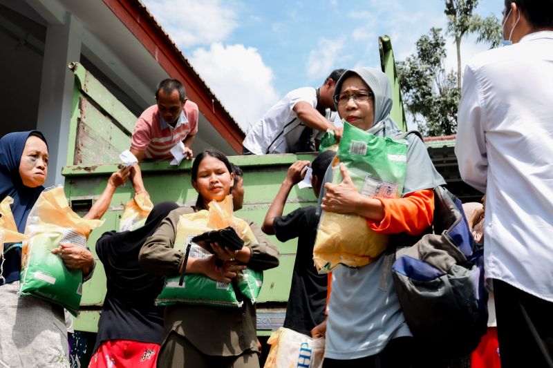 Pemkab Lumajang jaga netralitas ASN dalam distribusi bansos menjelang pilkada