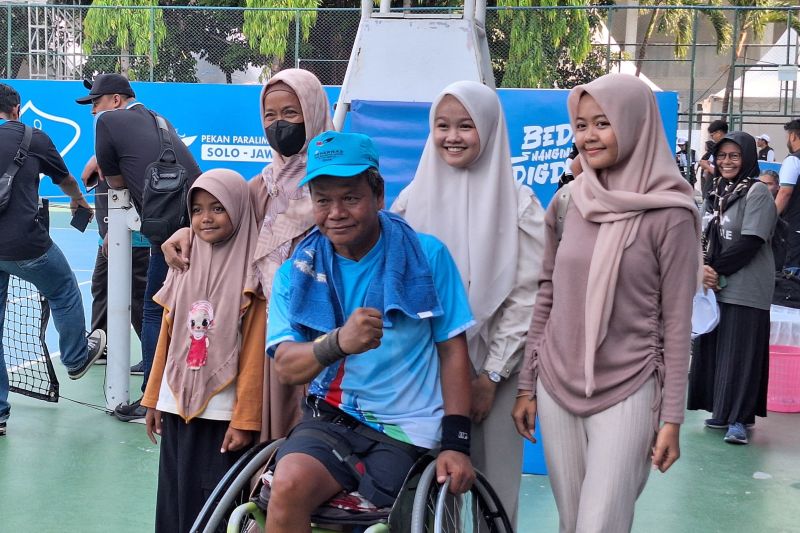 Dukungan Keluarga Bawa Sukasno Raih Emas di Peparnas XVII