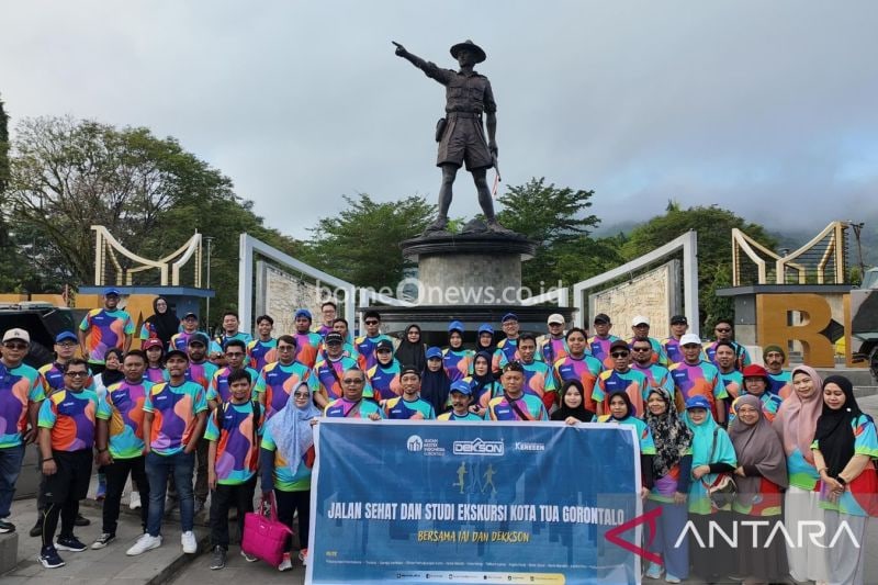 Jalan Sehat dan Ekskursi Sejarah di Kota Tua Gorontalo