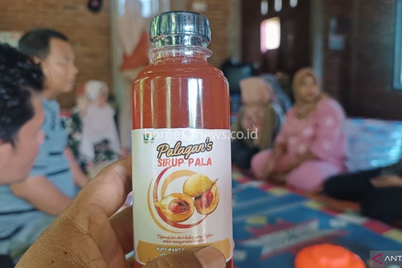 Pemberdayaan Ibu-ibu di Pesisir Selatan Melalui Produksi Sirup Pala