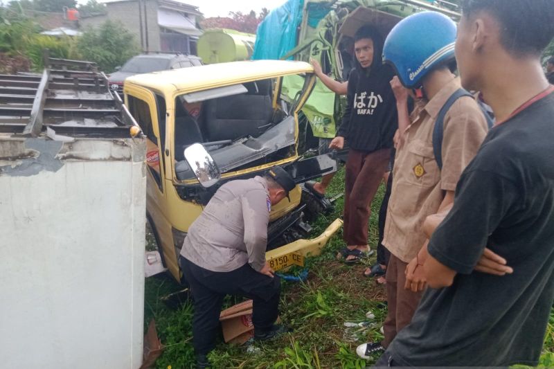 Kecelakaan Lalu Lintas di Muara Enim Tewaskan Satu Penumpang
