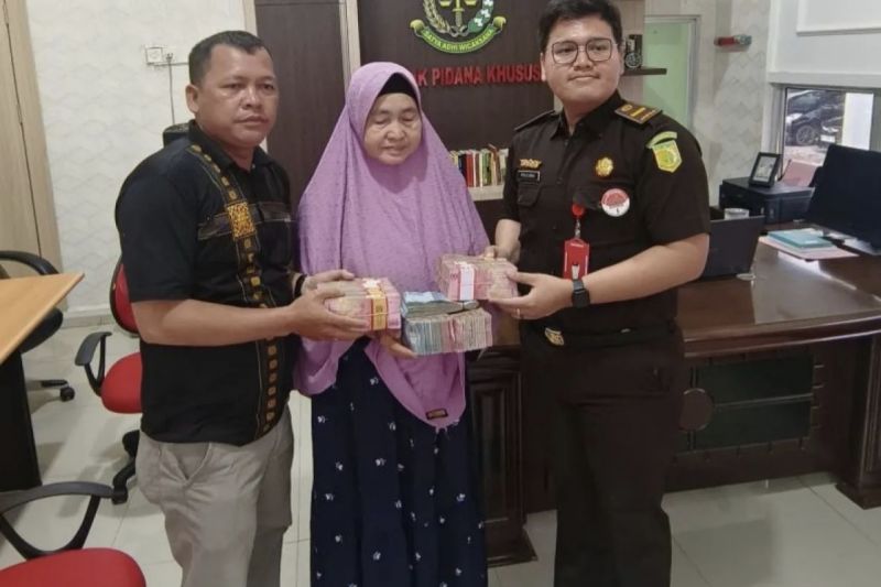 Kejari Rokan Hilir Terima Pengembalian Kerugian Negara Rp294 Juta