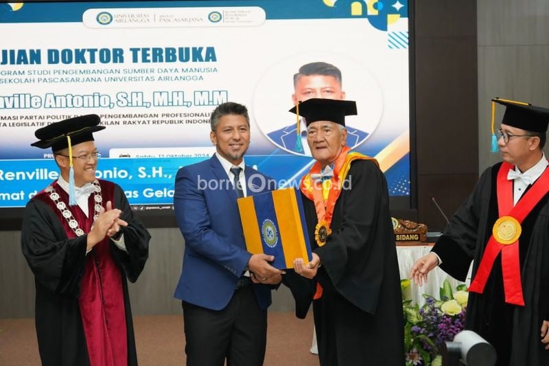 Renville Antonio Raih Gelar Doktor, Tekankan Profesionalitas DPR