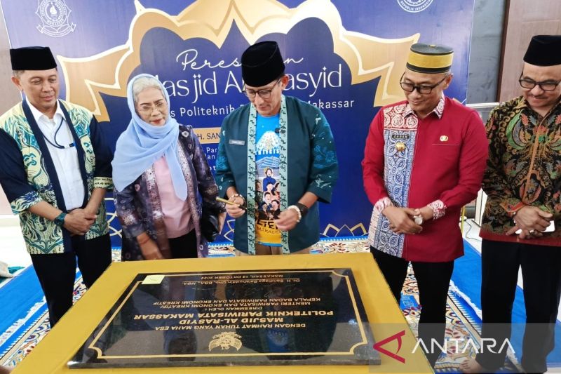 Peresmian Masjid Ar-Rasyid di Poltekpar Makassar oleh Sandiaga