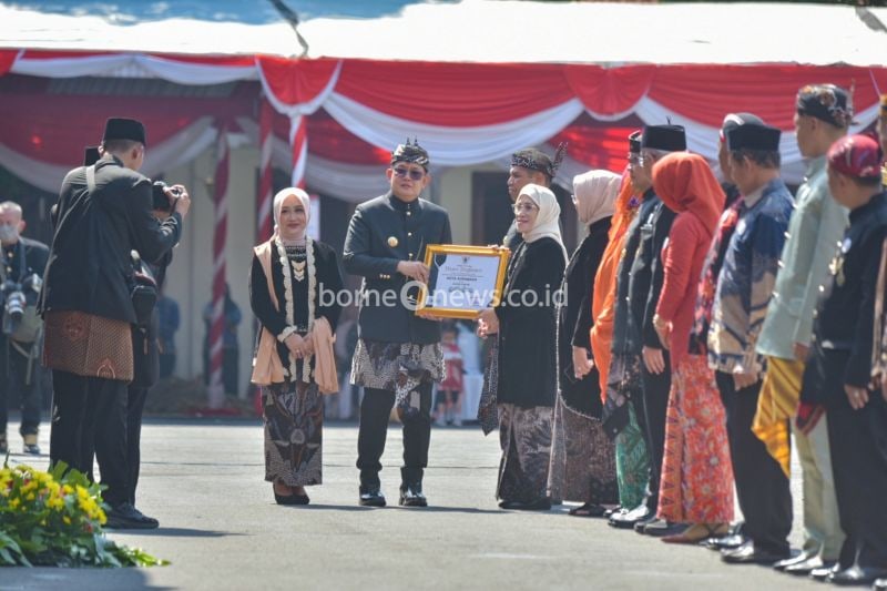 Surabaya Raih Juara Umum Syariah Award 2024 dalam Ekonomi Syariah