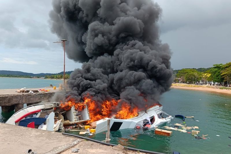 Kebakaran Kapal Cepat di Maluku Utara, Lima Korban Tewas dan Banyak Terluka