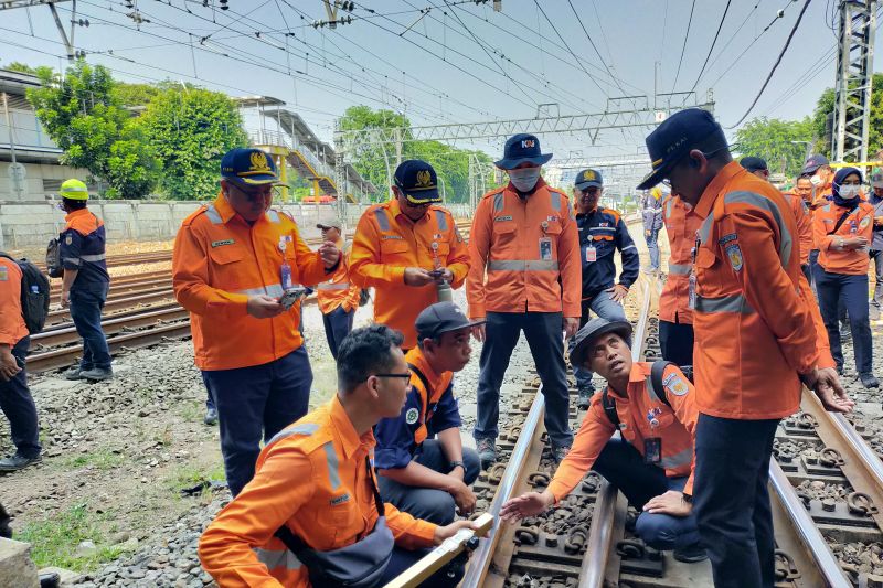 Rutin Cek Jalur, KAI Daop 1 Jakarta Pastikan Keselamatan Kereta
