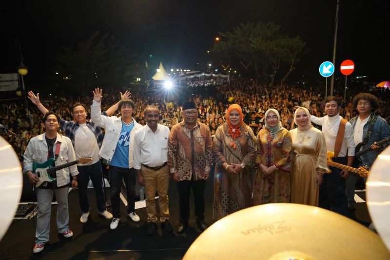 D'Masiv Meriahkan Puncak Festival Literasi Maluku Utara 2024