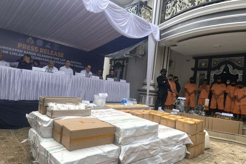 Penggerebekan Pabrik Narkoba Keluarga di Serang, BNN Amankan 10 Tersangka