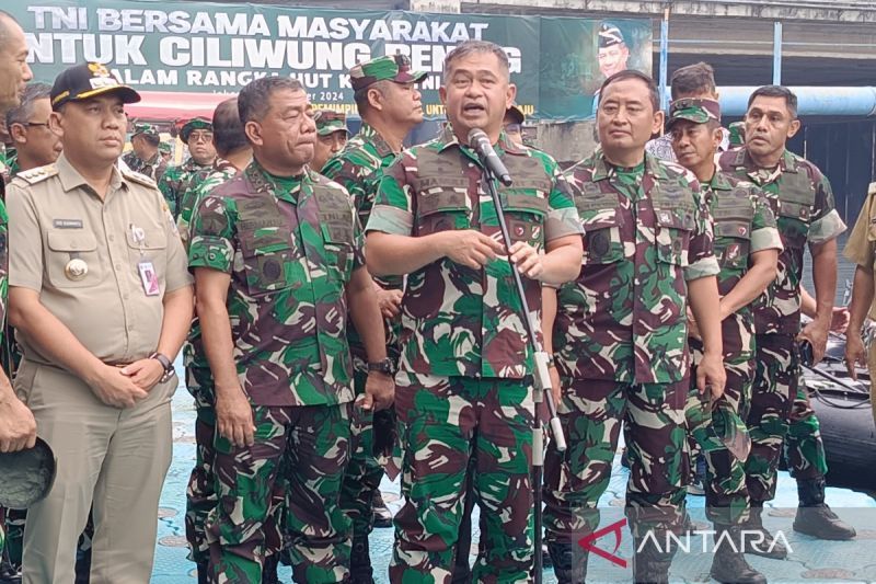 TNI Berkomitmen Bersihkan Sampah di Sungai dan Danau Seluruh Indonesia
