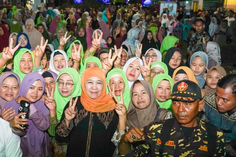 Jawa Timur Keluarkan Pergub Pesantren, Dukungan Khofifah untuk Santri