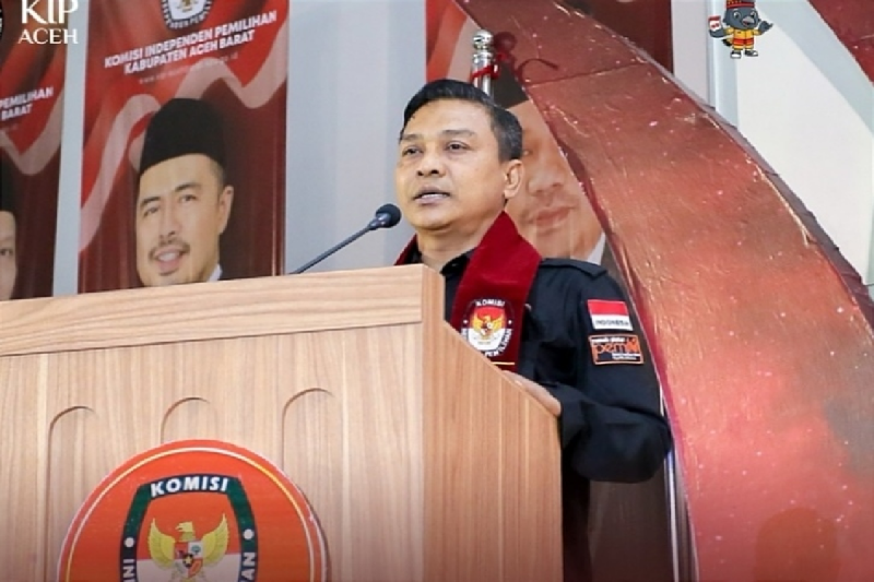 Agusni AH Dilantik Menjadi Ketua KIP Aceh Baru, Saiful Mundur