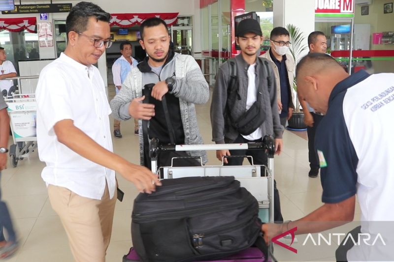 Dua Mahasiswa Aceh Kembali dari Lebanon di Tengah Konflik