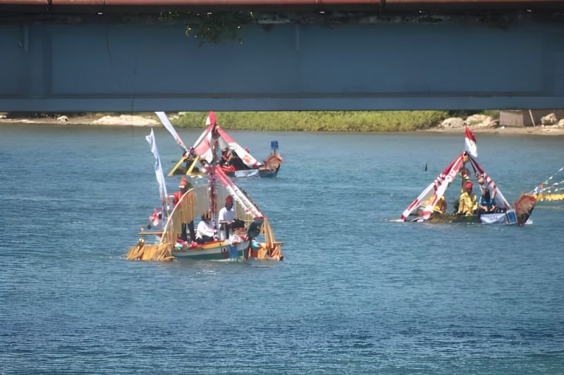 Parade Perahu Hias di Festival Danau Poso, Cermin Gotong Royong Masyarakat