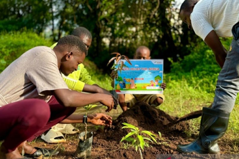 Pertamina Salurkan Bibit Pohon Buah untuk Tangani Krisis Pangan Uganda