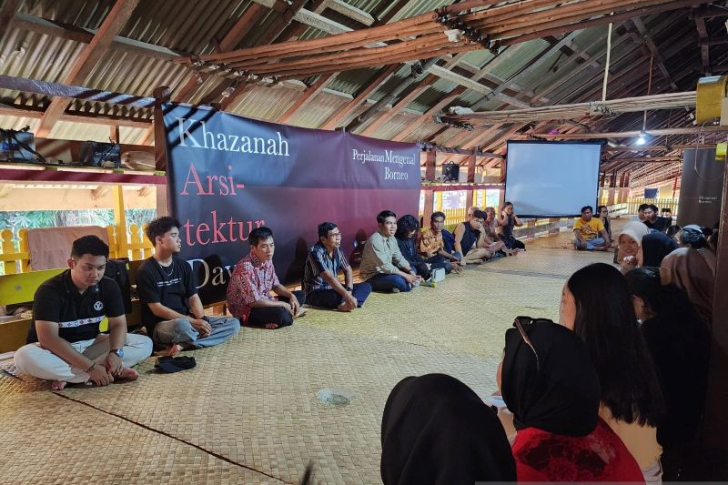 Peluncuran Buku Khazanah Arsitektur Dayak, Lestarikan Warisan Budaya